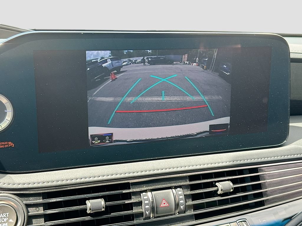 Used 2022 Lexus LS 500 w/ Accessory Package (Z2) RWD image 14