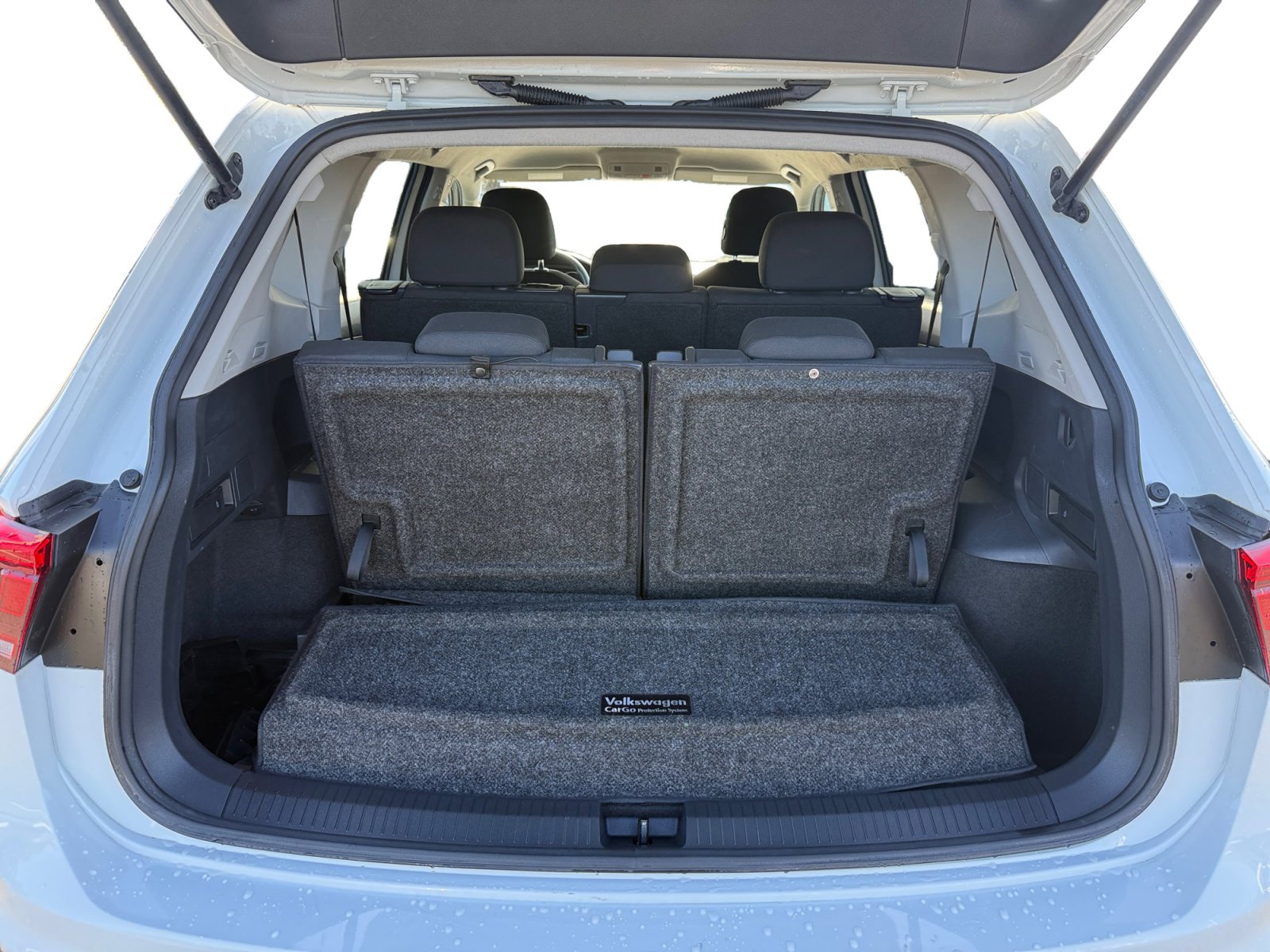 Used 2020 Volkswagen Tiguan S image 17