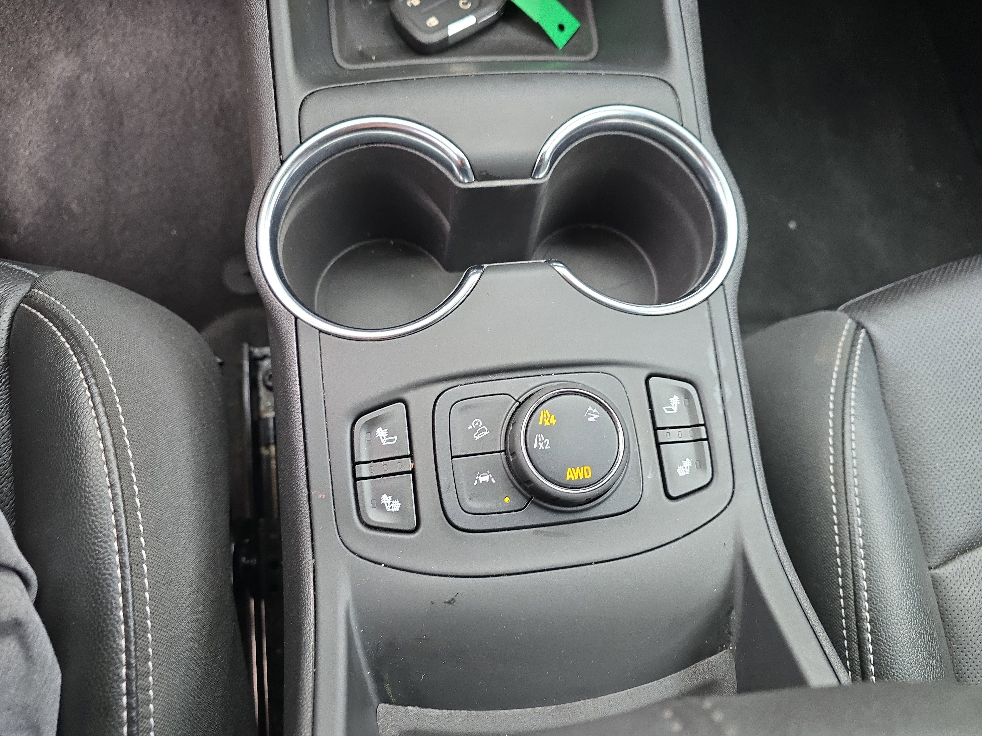 Used 2024 GMC Terrain SLT AWD/4WD image 27