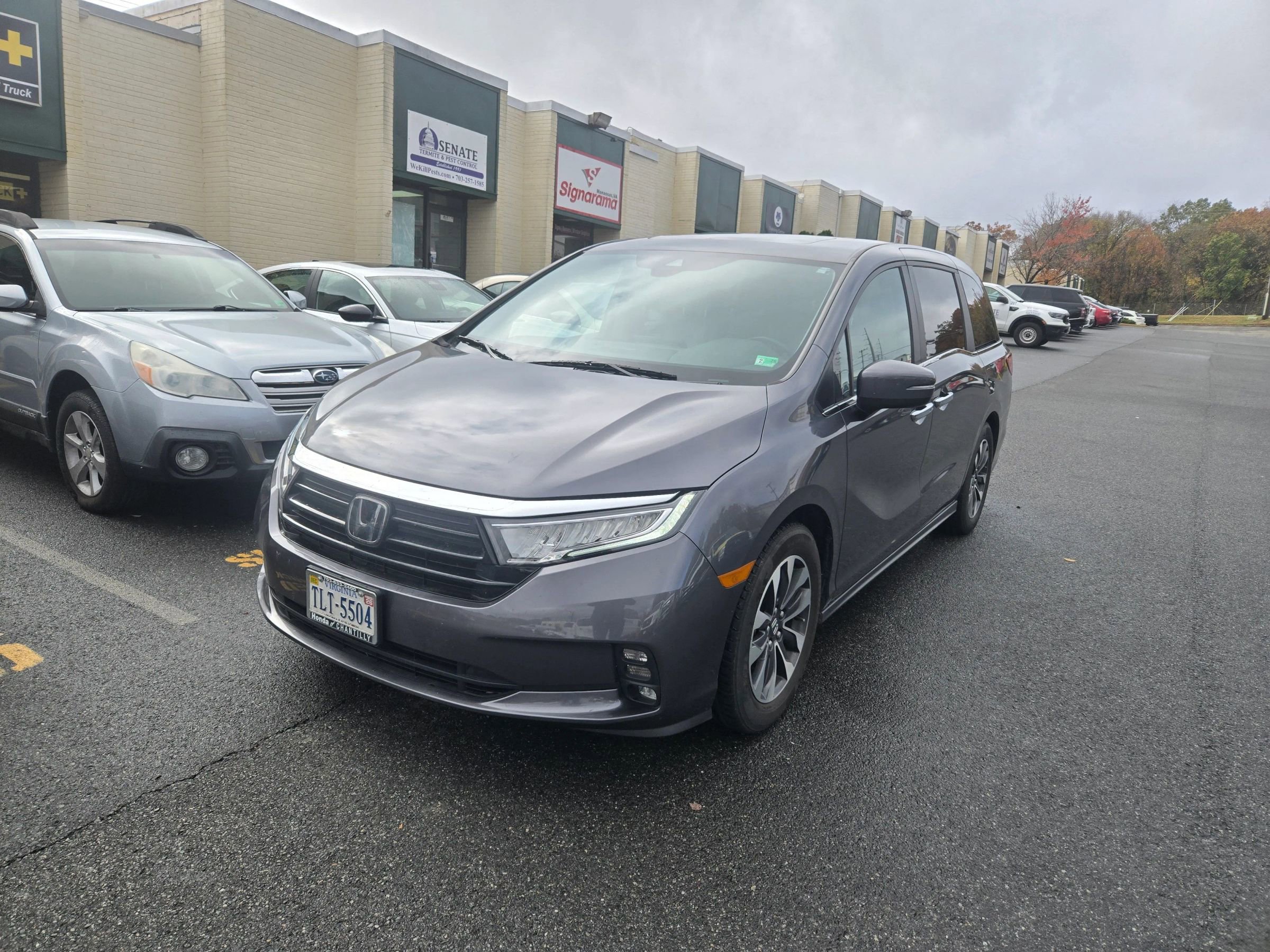 Used 2024 Honda Odyssey EX-L image 2