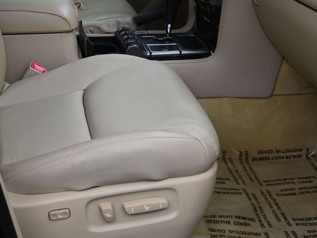 Used 2011 Lexus LX 570 4WD image 7