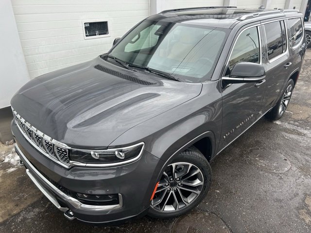 Certified 2025 Jeep Grand Wagoneer Series III w/ HD Trailer Tow Package image 1