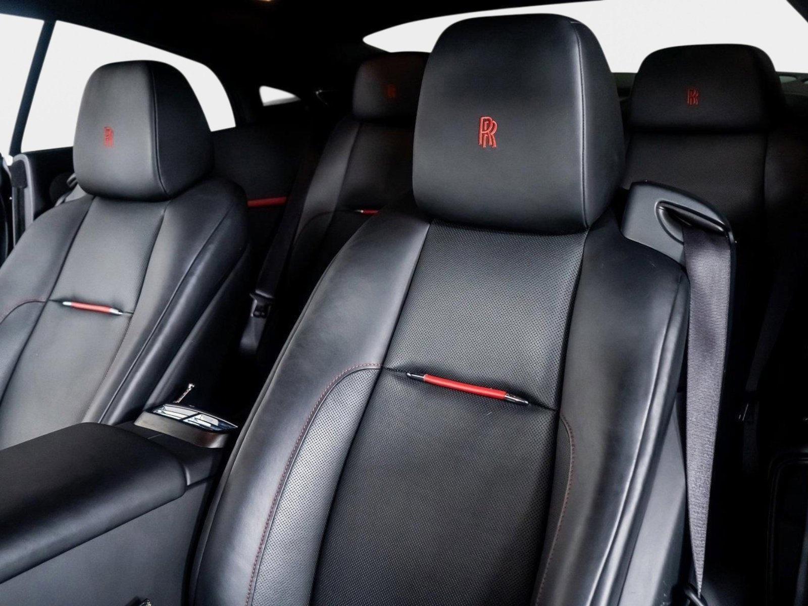 Used 2019 Rolls-Royce Wraith image 3