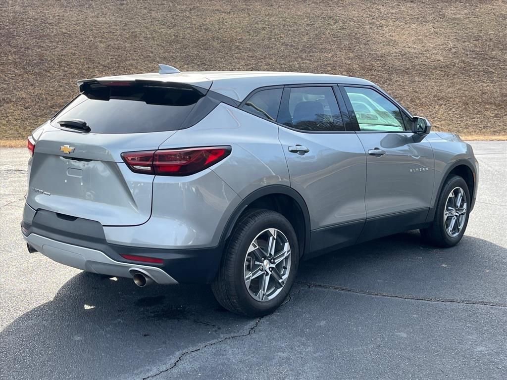 Used 2023 Chevrolet Blazer LT image 5