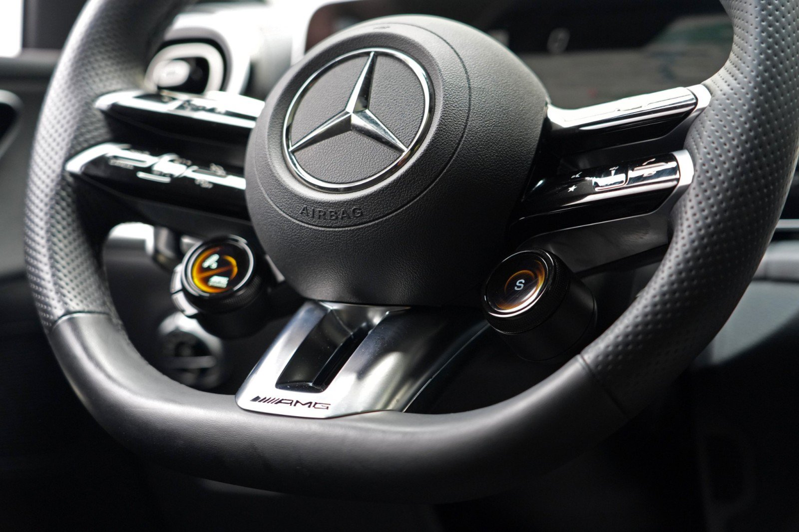 Used 2024 Mercedes-Benz GLC 43 AMG 4MATIC image 28