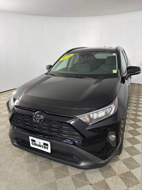 Used 2019 Toyota RAV4 XLE AWD/4WD image 3
