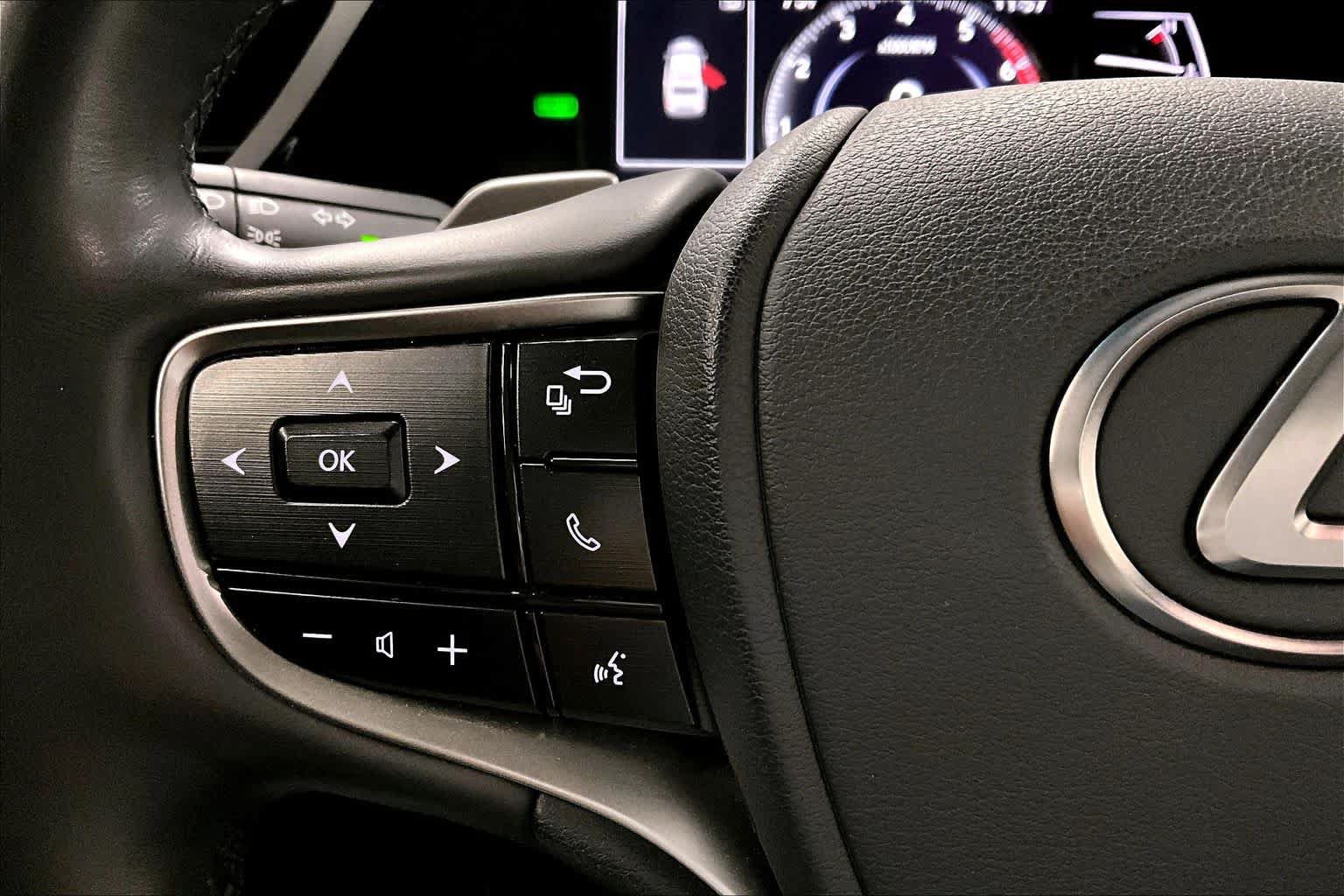 Used 2024 Lexus ES 300h w/ Premium Package FWD image 23