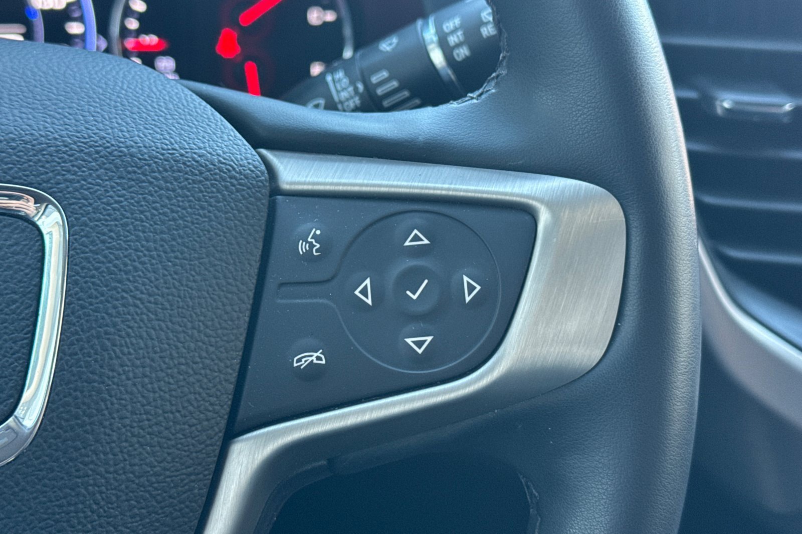 Used 2023 GMC Acadia Denali w/ Black Diamond Edition image 37