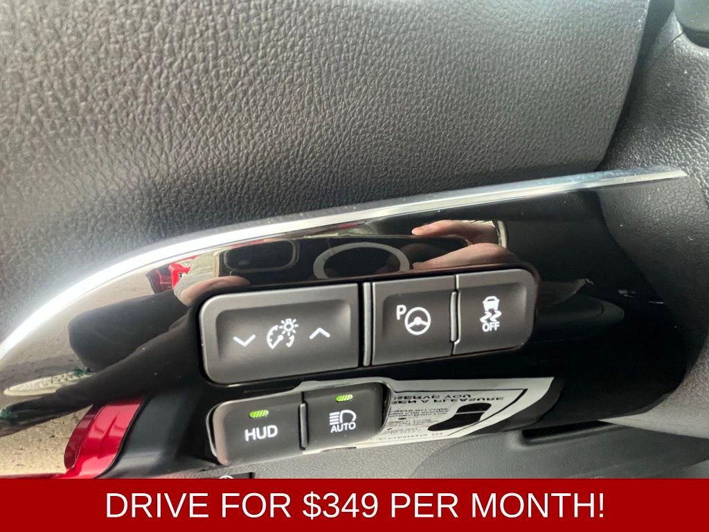 Used 2017 Toyota Prius Prime Advanced image 40