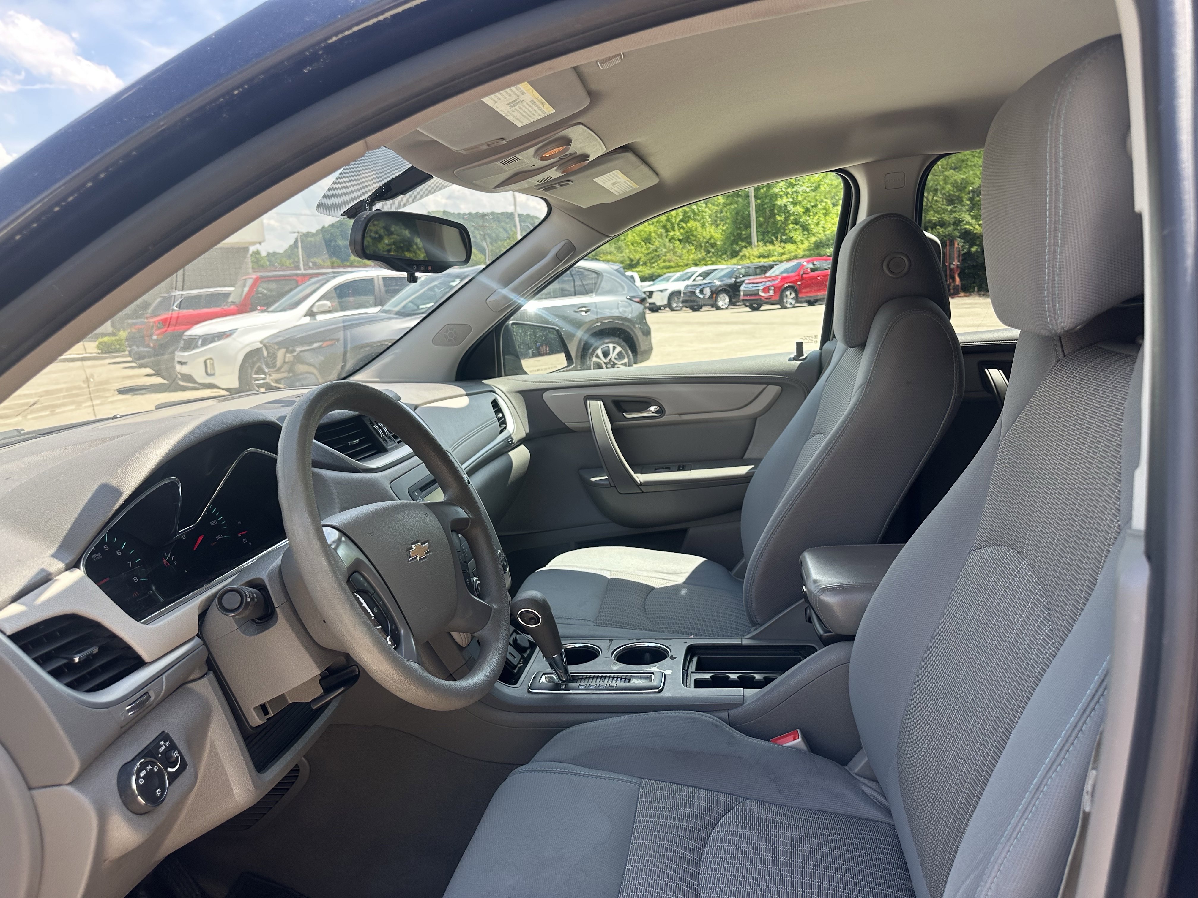 Used 2015 Chevrolet Traverse LS FWD image 9