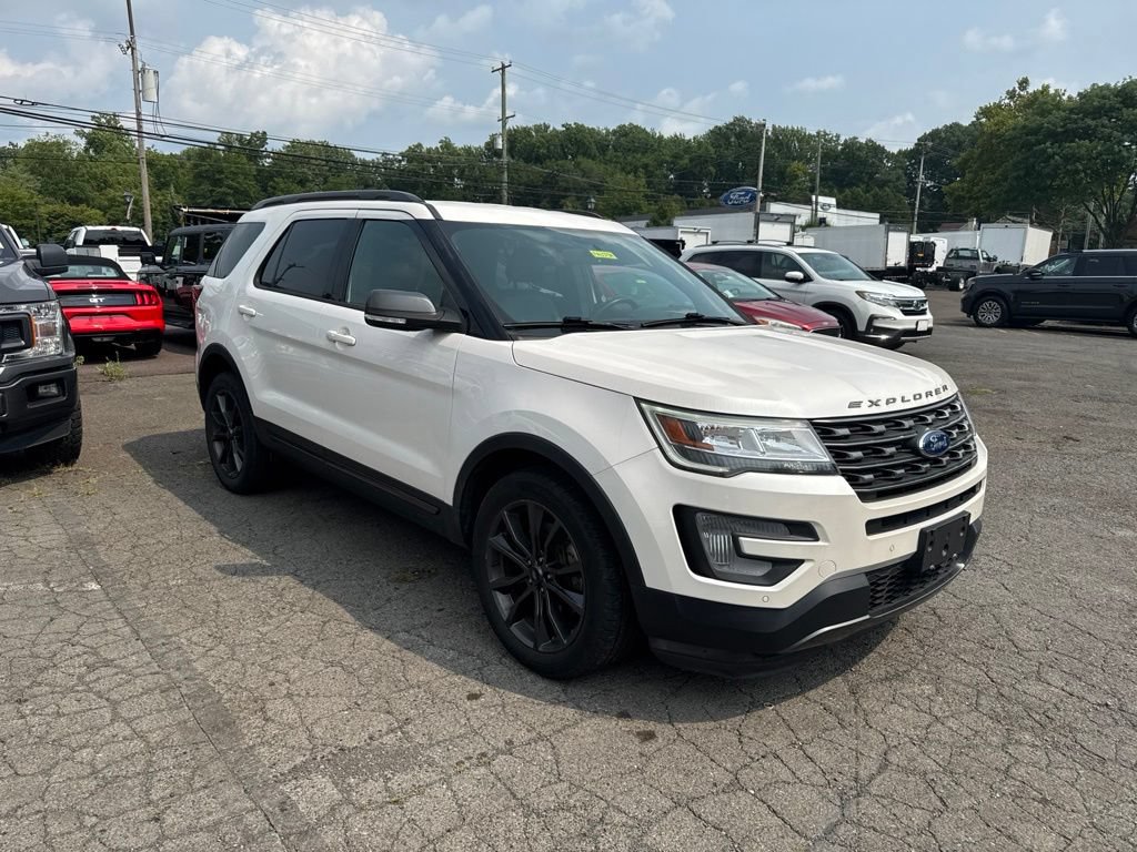 Certified 2017 Ford Explorer XLT w/ Equipment Group 202A AWD/4WD image 2