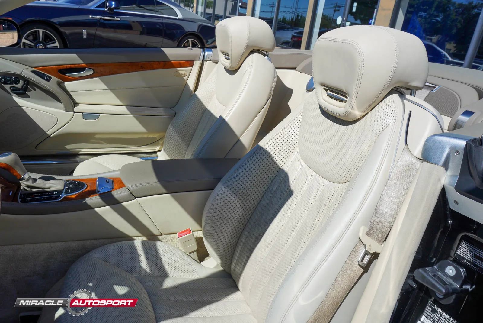 Used 2009 Mercedes-Benz SL 550 w/ Premium I Pkg image 19