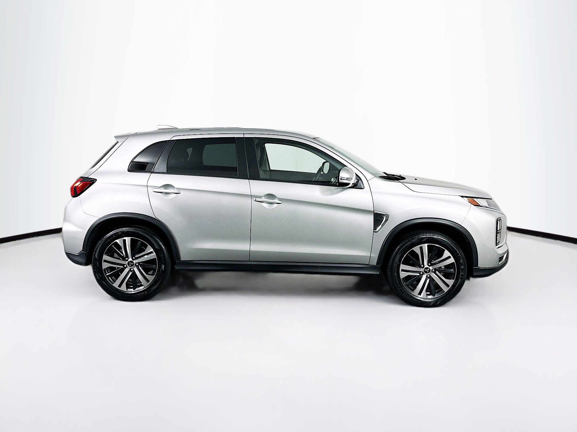 Used 2025 Mitsubishi Outlander Sport SE image 10