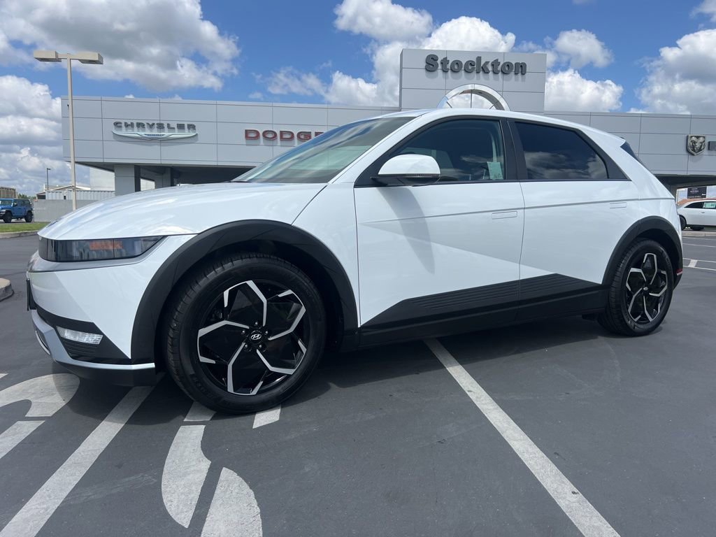 Used 2024 Hyundai Ioniq 5 SE RWD image 1