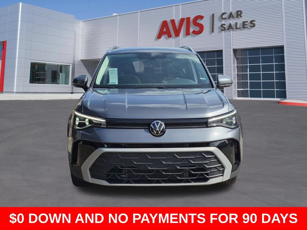 Used 2025 Volkswagen Taos SE FWD image 2
