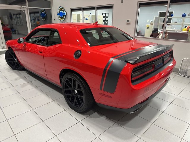 Used 2015 Dodge Challenger R/T Scat Pack w/ Scat Pack Appearance Package image 6