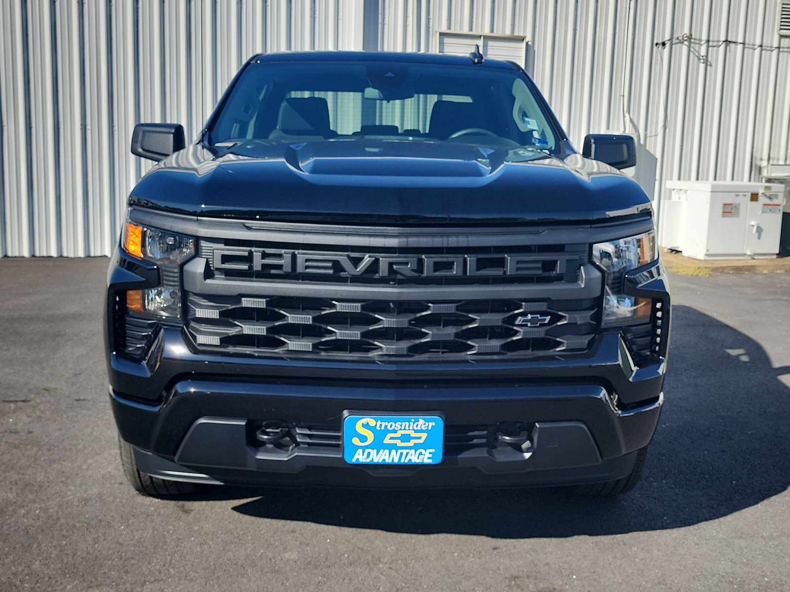 New 2026 Chevrolet Silverado 1500 Custom w/ LPO, Dark Essentials Package AWD/4WD image 8