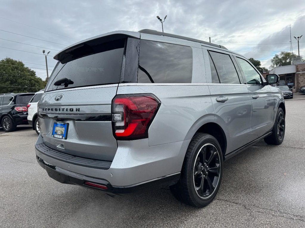 Certified 2024 Ford Expedition Limited AWD/4WD image 3