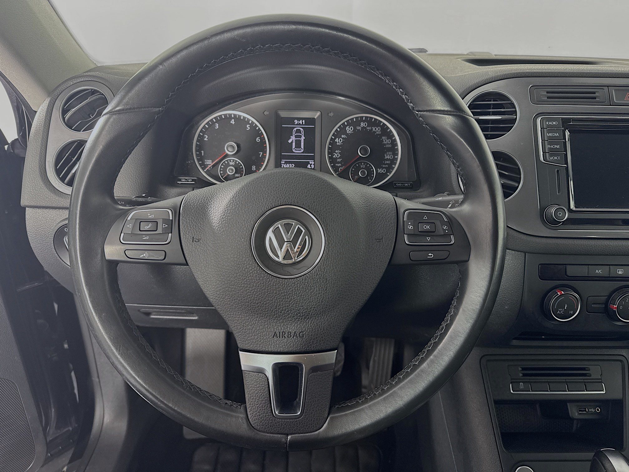 Used 2017 Volkswagen Tiguan Limited w/ Premium Package AWD/4WD image 11