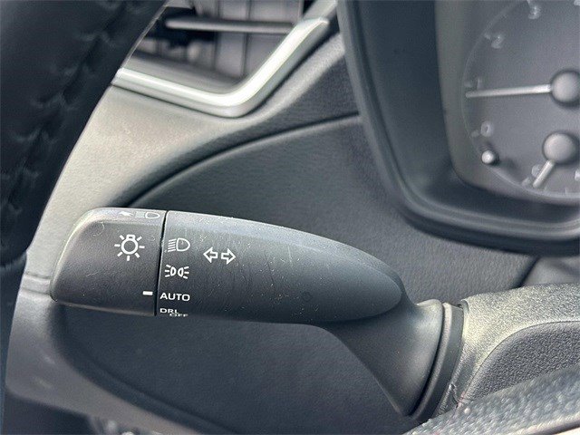 Used 2024 Toyota Corolla Cross LE image 28