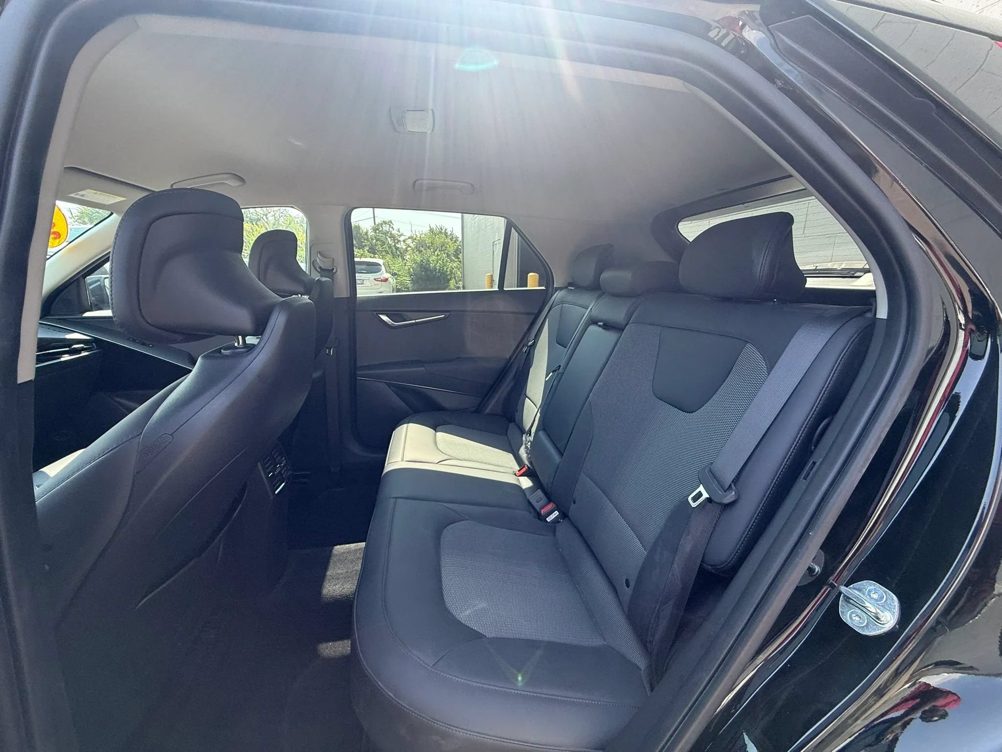 Used 2024 Kia Niro EX FWD image 23