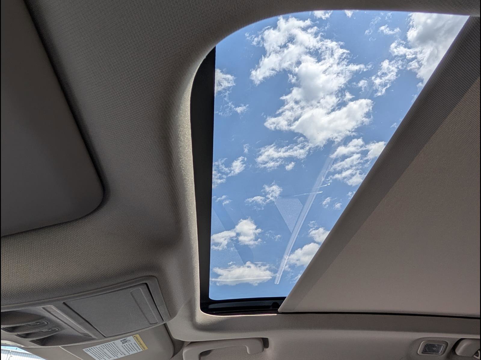 Used 2020 Ford Escape SE image 11