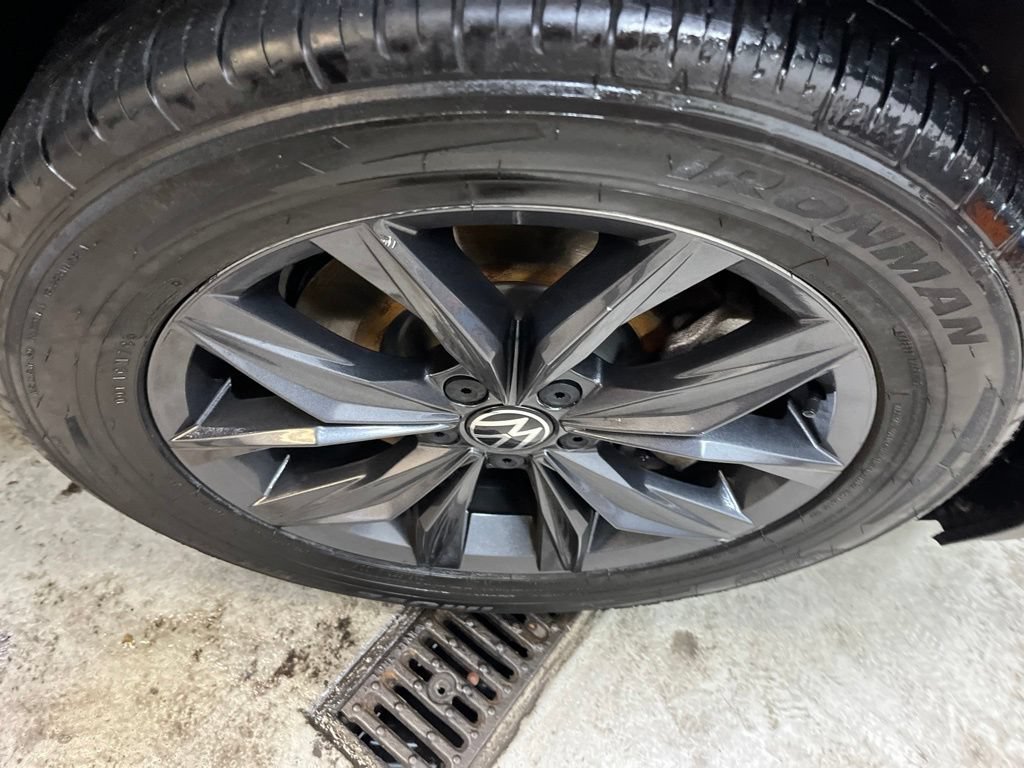 Used 2023 Volkswagen Tiguan SE FWD image 34