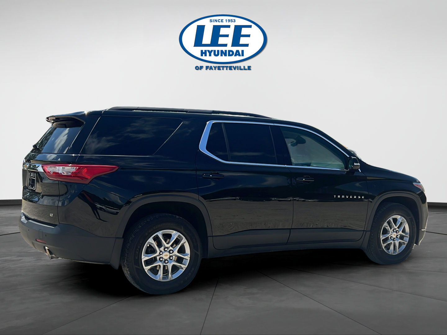 Used 2020 Chevrolet Traverse LT FWD image 3