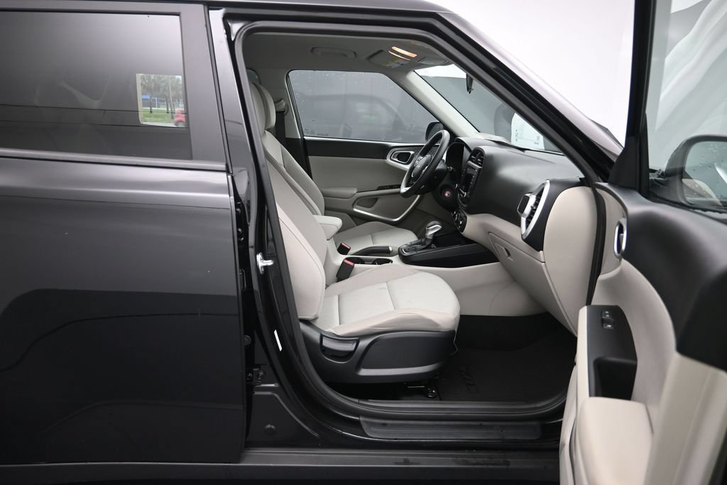 Used 2024 Kia Soul LX FWD image 26