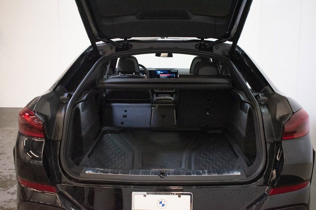 Certified 2025 BMW X6 M60i w/ Parking Assistance Package image 27