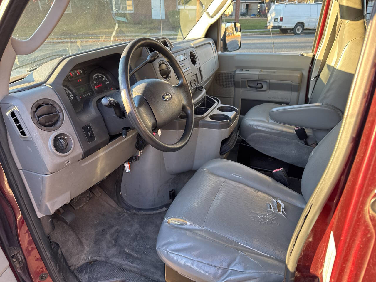 Used 2010 Ford E-250 and Econoline 250 image 11