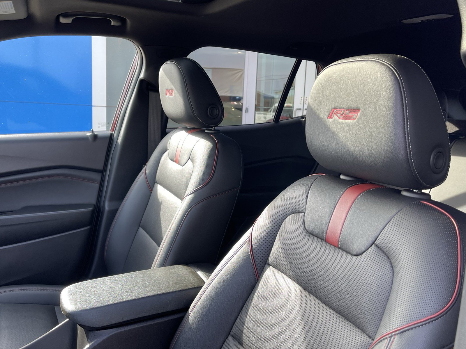 Used 2024 Chevrolet Trax RS w/ Sunroof Package FWD image 20