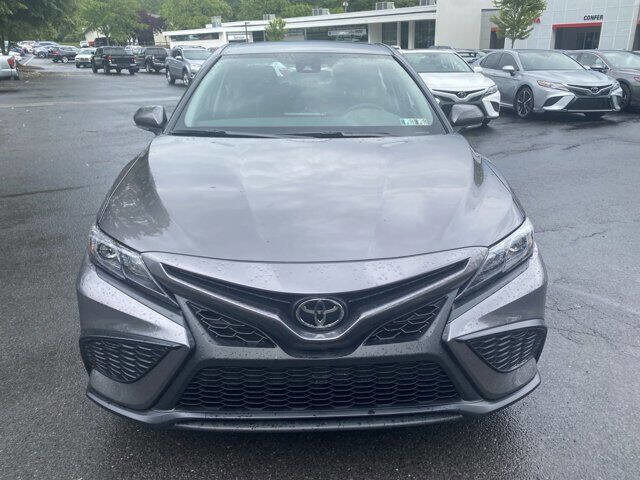 Used 2023 Toyota Camry SE image 3
