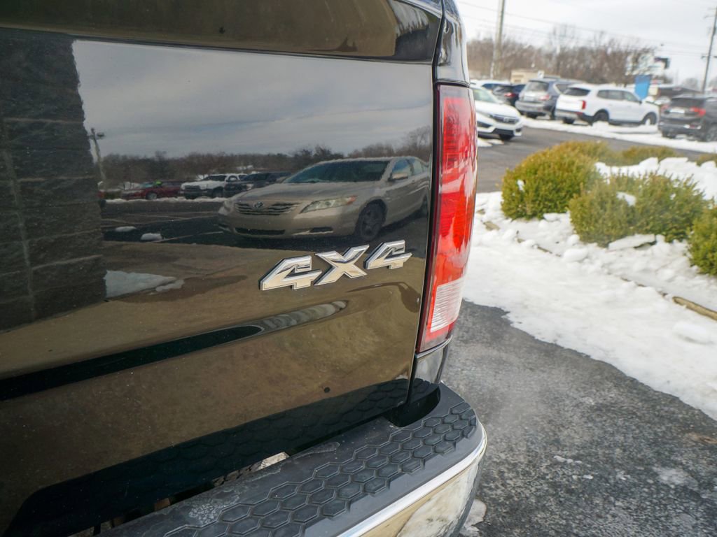 Used 2021 RAM 1500 Classic SLT image 9