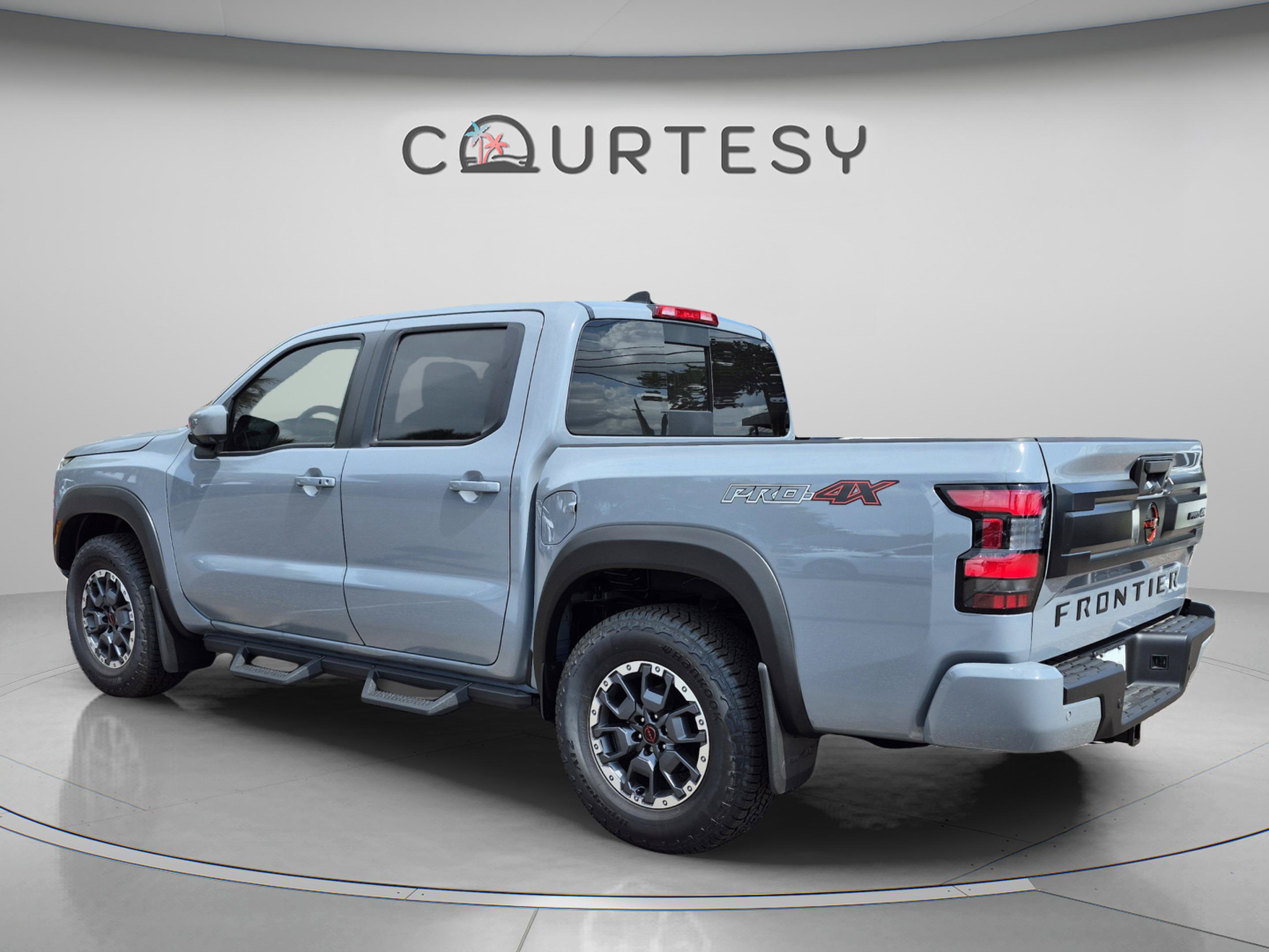 New 2026 Nissan Frontier PRO-4X w/ Pro-4x Convenience Package AWD/4WD image 4