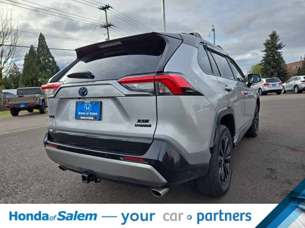 Used 2022 Toyota RAV4 XSE AWD/4WD image 4