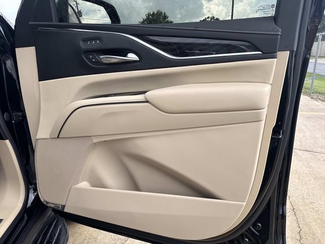 Used 2021 Cadillac Escalade Premium Luxury RWD image 30