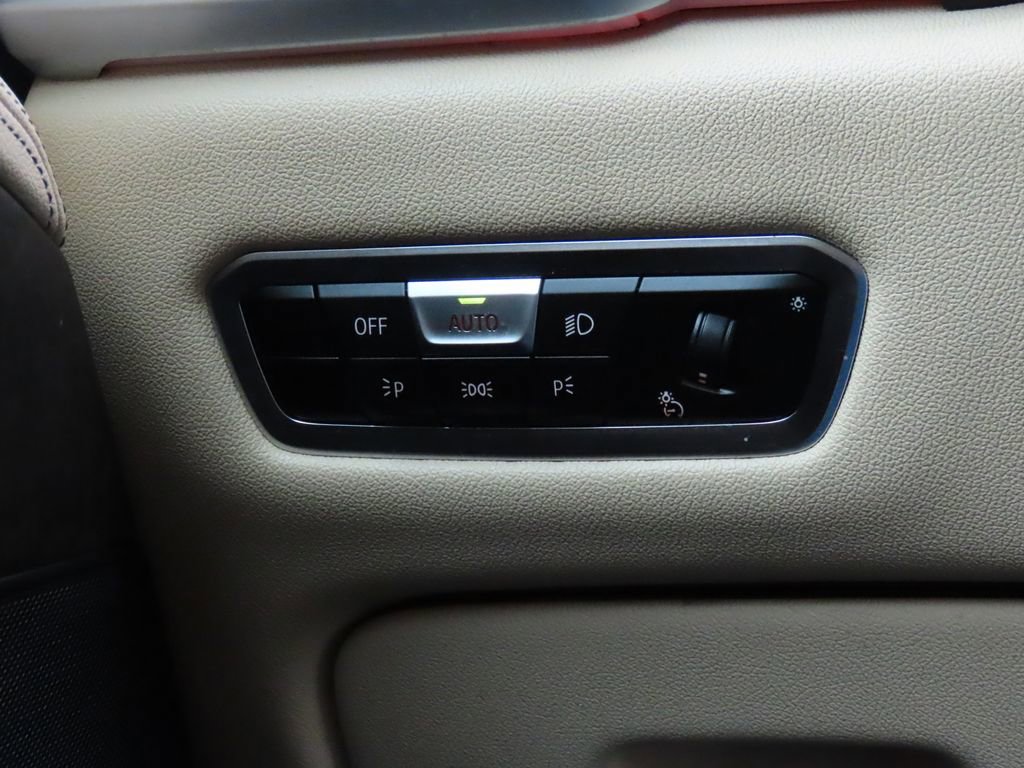 Used 2022 BMW X5 xDrive40i w/ Premium Package image 39