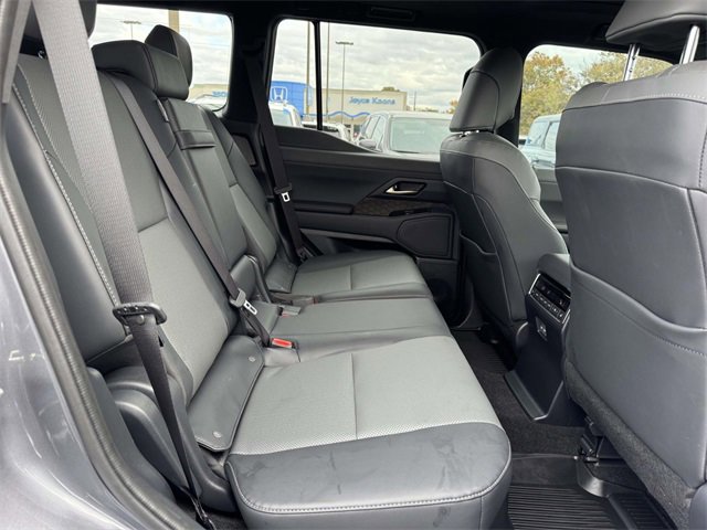 Used 2025 Lexus GX 550 image 8