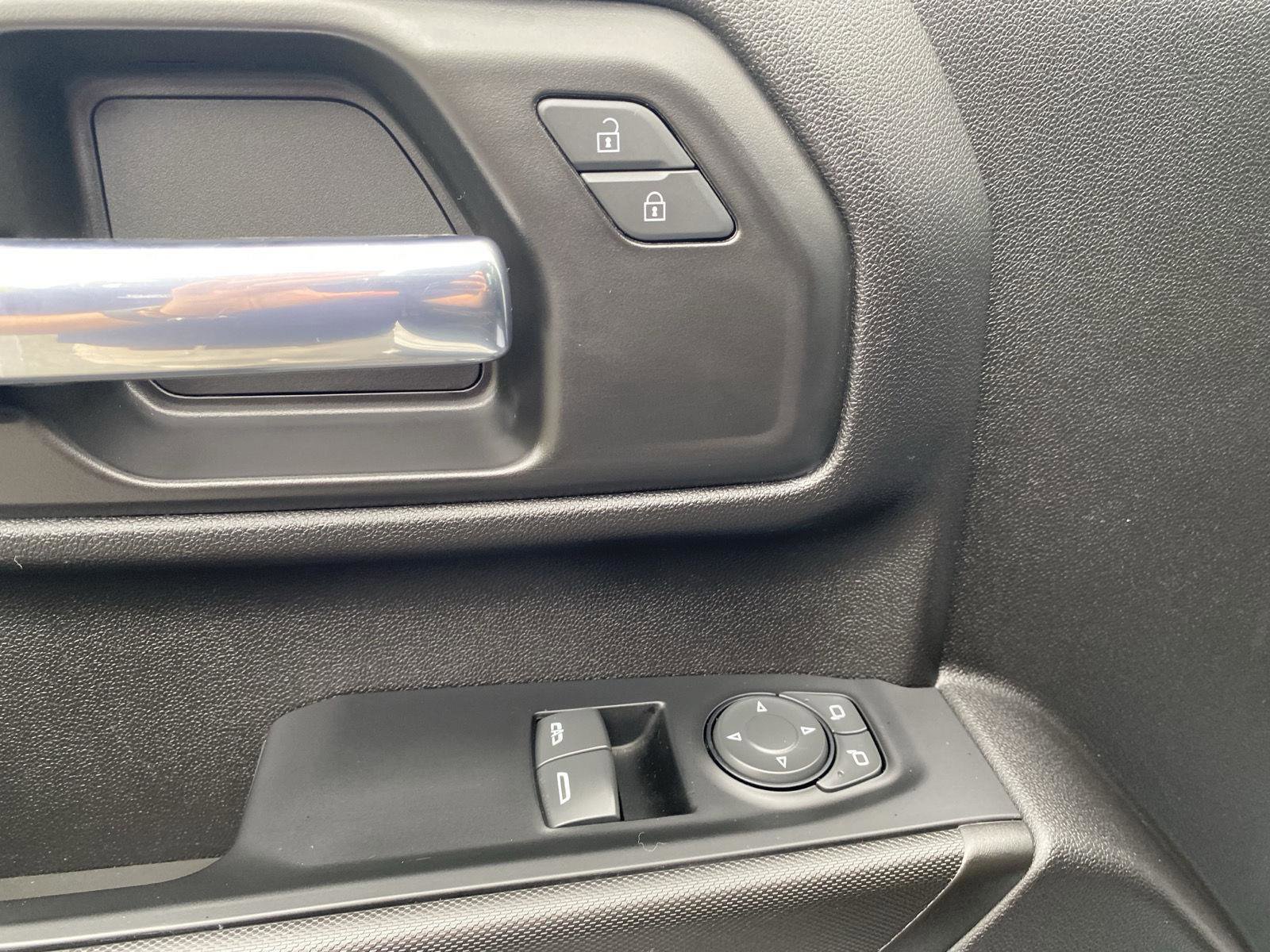 Used 2022 GMC Sierra 3500 Pro w/ Convenience Package image 21