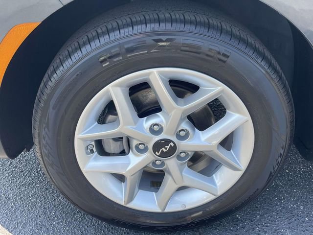 Used 2025 Kia Soul LX w/ LX Technology Package image 8