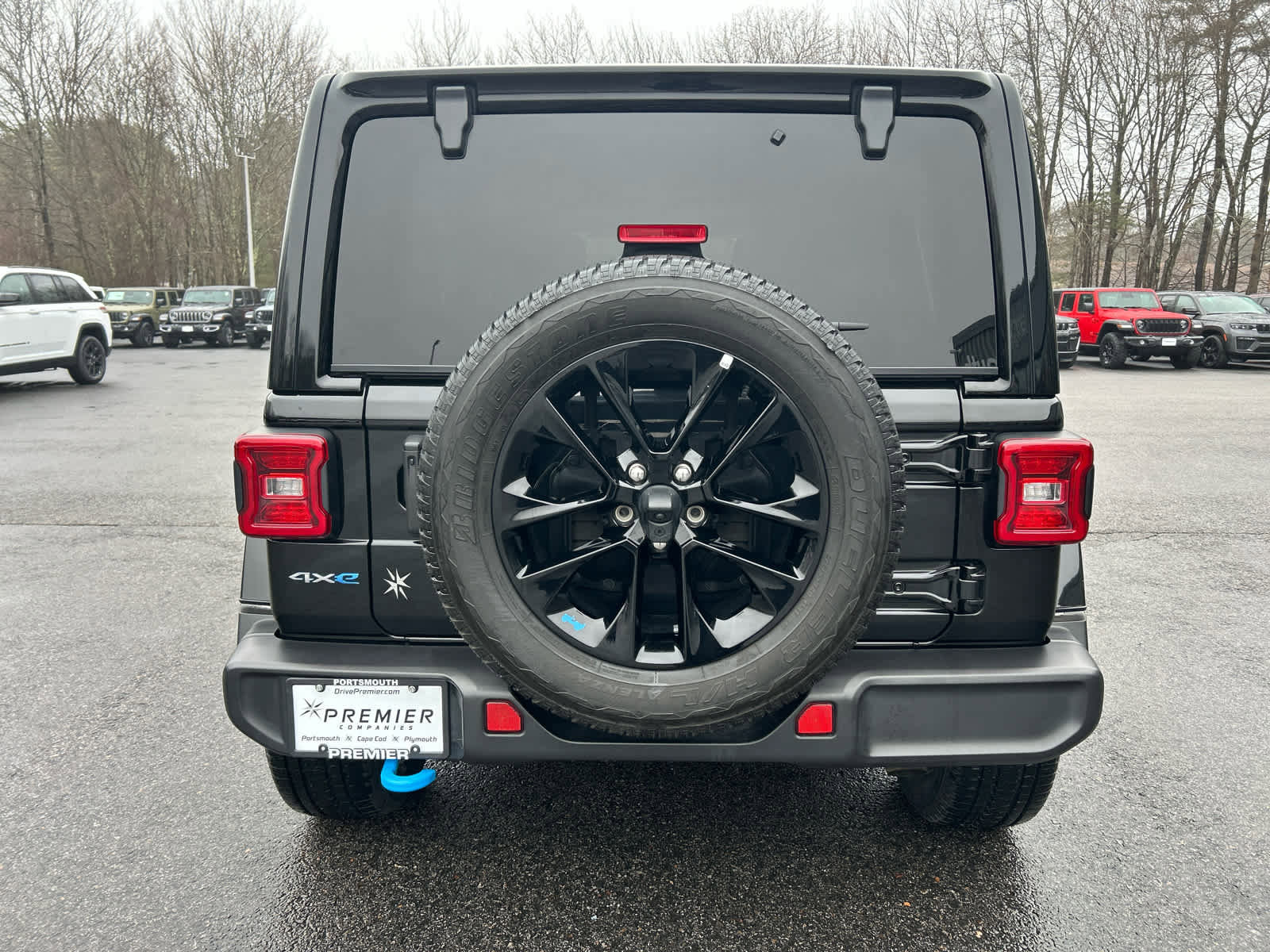 Used 2022 Jeep Wrangler Unlimited Sahara w/ Cold Weather Group image 6