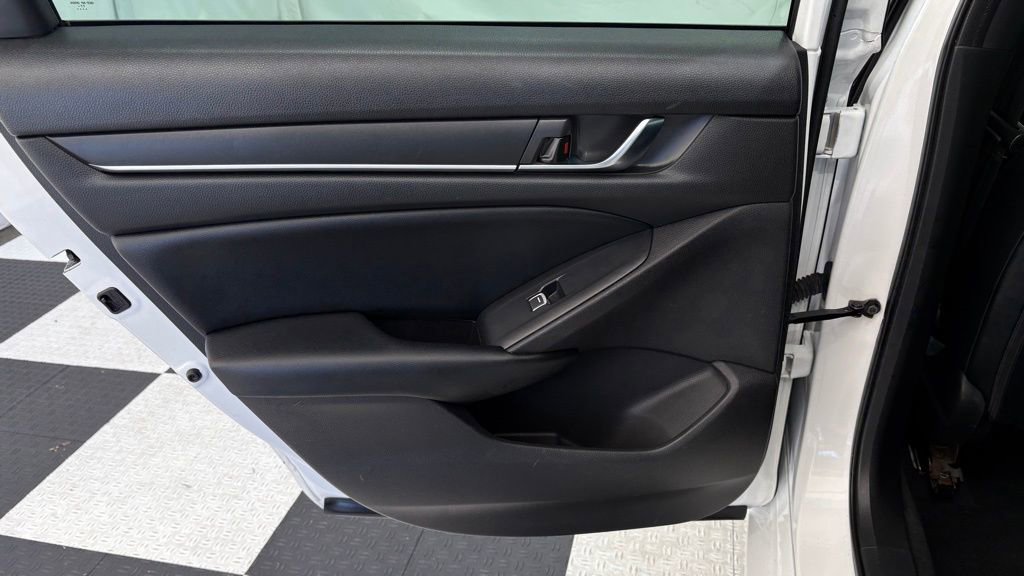 Used 2018 Honda Accord Sport image 18