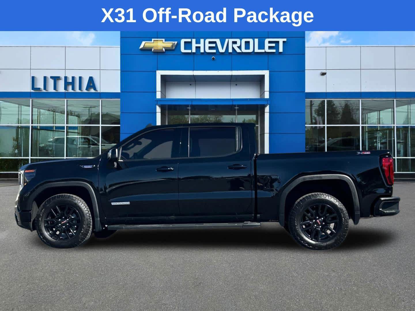 Used 2024 GMC Sierra 1500 Elevation w/ Elevation Premium Package AWD/4WD image 5