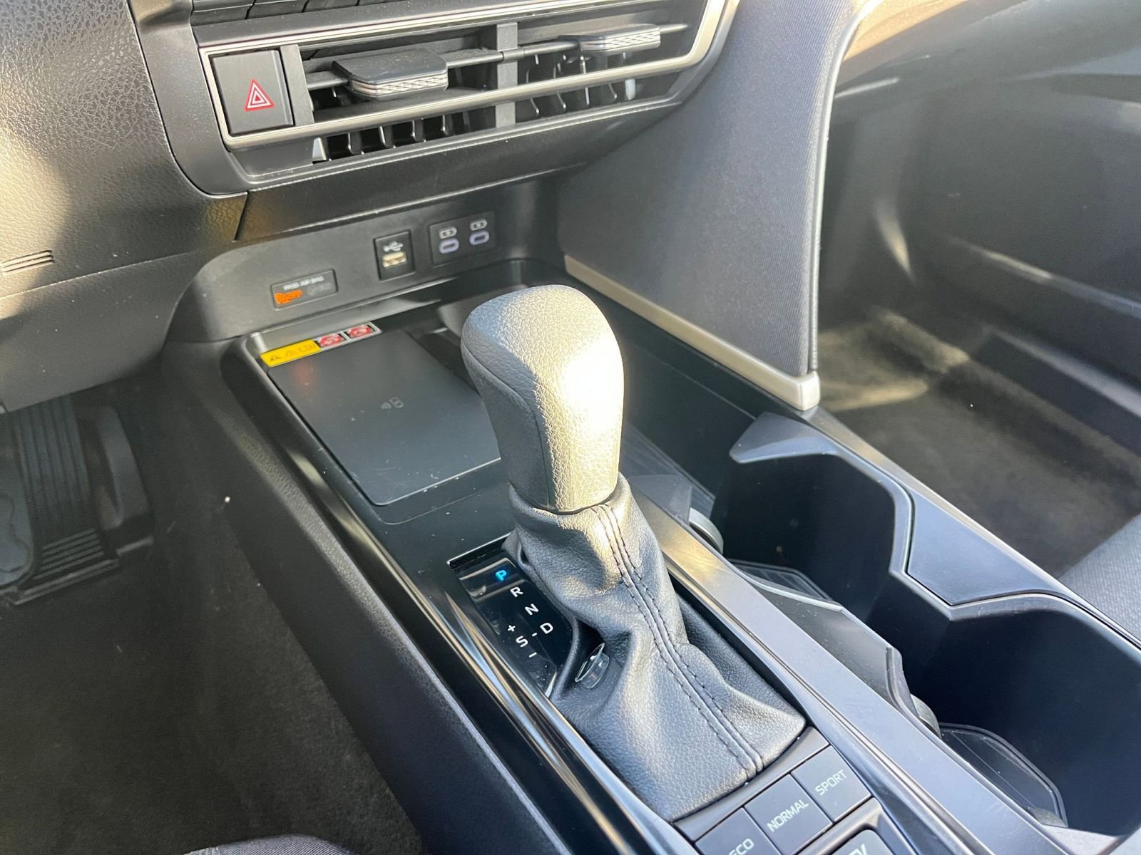 Used 2025 Toyota Camry LE image 39