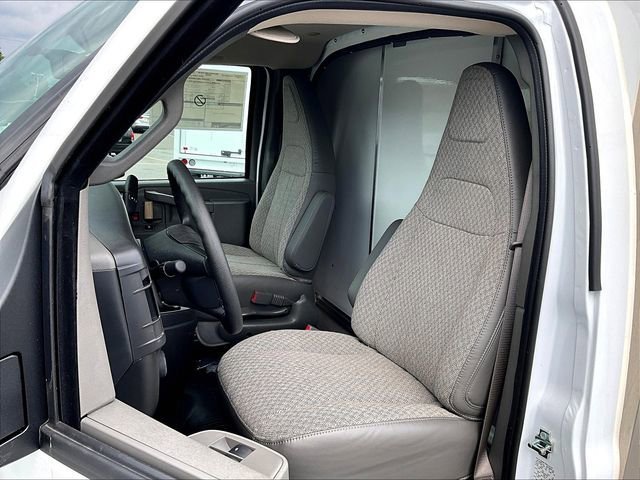New 2025 Chevrolet Express 3500 w/ Power Convenience Package RWD image 9
