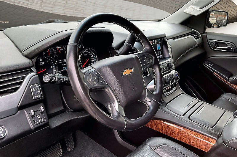 Used 2019 Chevrolet Suburban Premier w/ RST 6.2L Performance Edition RWD image 24