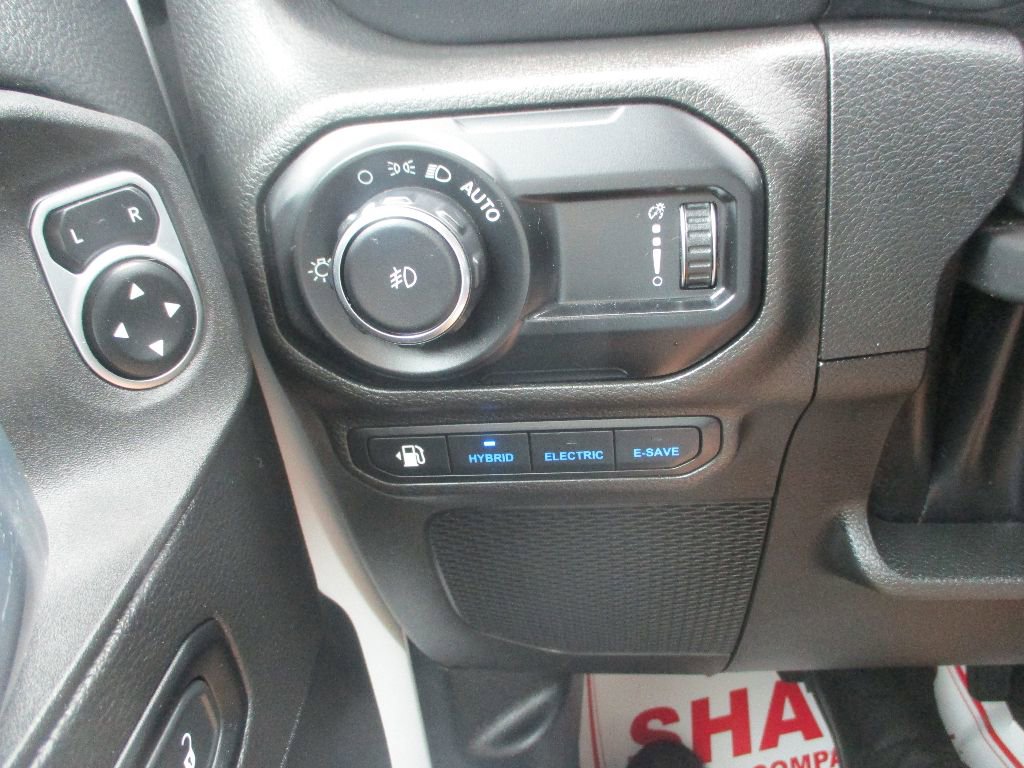 Used 2023 Jeep Wrangler Sahara image 14
