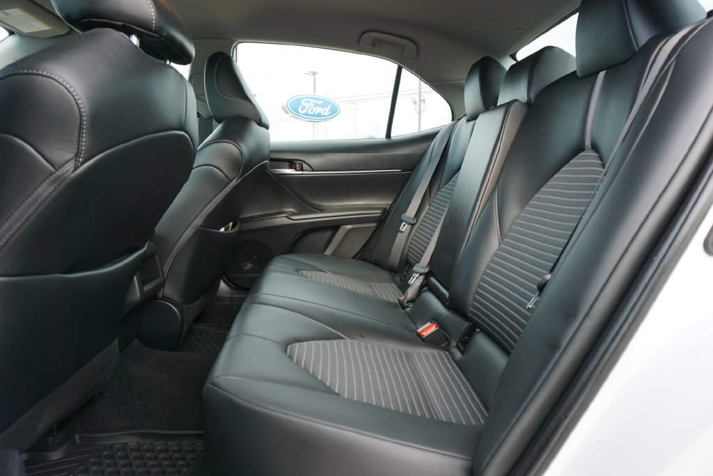 Used 2024 Toyota Camry SE FWD image 11