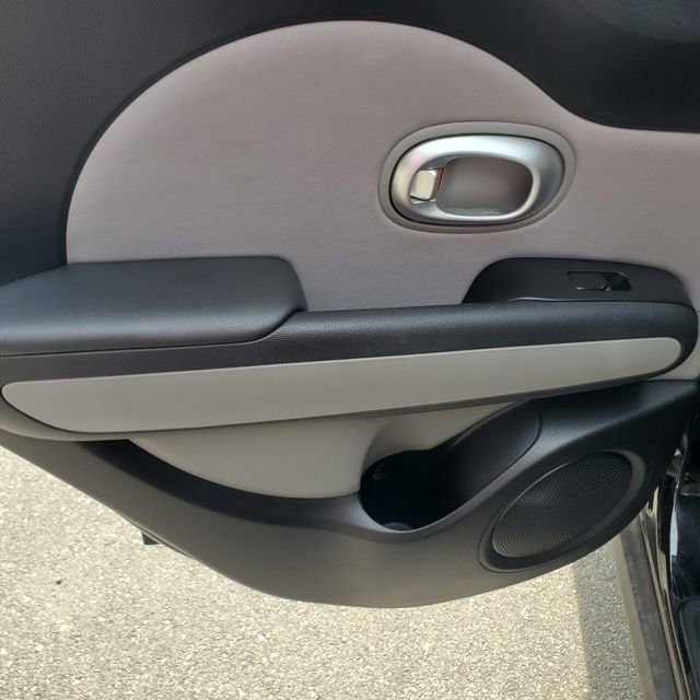 Used 2015 Kia Soul image 5